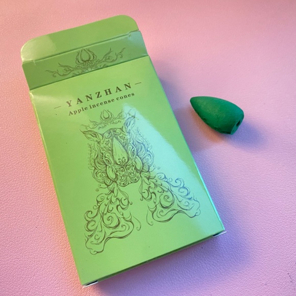 8 Piece Back Flow Incense Cones - Picture 2 of 10